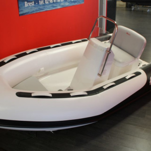 ADVENTURE Semi-rigide Adventure VESTA V380 à vendre