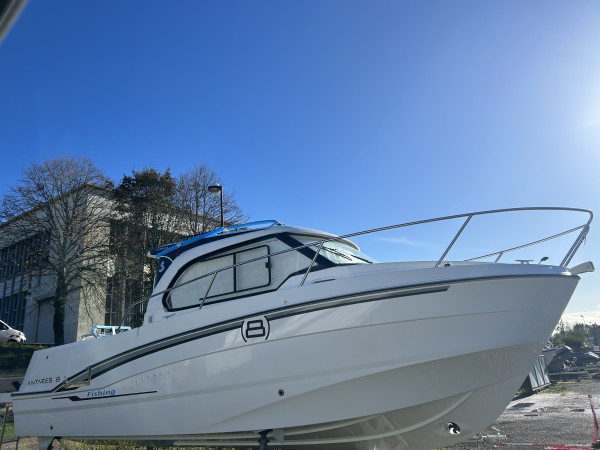 BÉNÉTEAU ANTARES 8 OB V2 FISHING à vendre