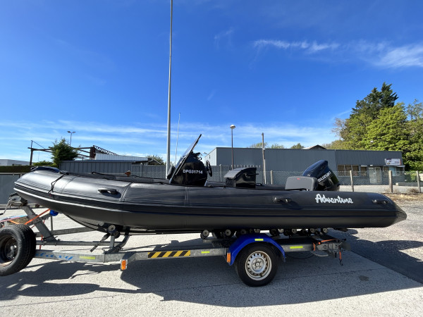 Semi rigide adventure vesta 610 à vendre