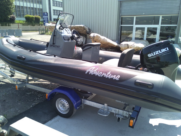 Semi rigide adventure vesta 500 xl à vendre