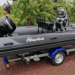 Semi rigide adventure vesta 585 à vendre